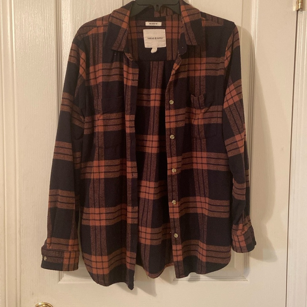 Thread and supply shacket with pockets